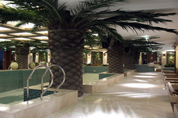 重庆足浴按摩，美女技师手艺精湛，快来感受这份舒适吧！